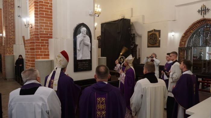 Poświęcenie epitafium Biskupa Stanisława