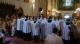 Neoprezbiterzy ubierają kapłańskie szaty