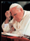 Jan Paweł II podczas osobistej modlitwy różańcowej.
