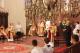 Asysta nowych diakonów przy biskupie